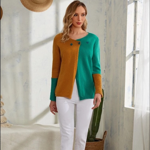 NWOT 🌱🍂Two Toned Button Front Round Neck Cardigan🍂🌱 - Picture 2 of 5